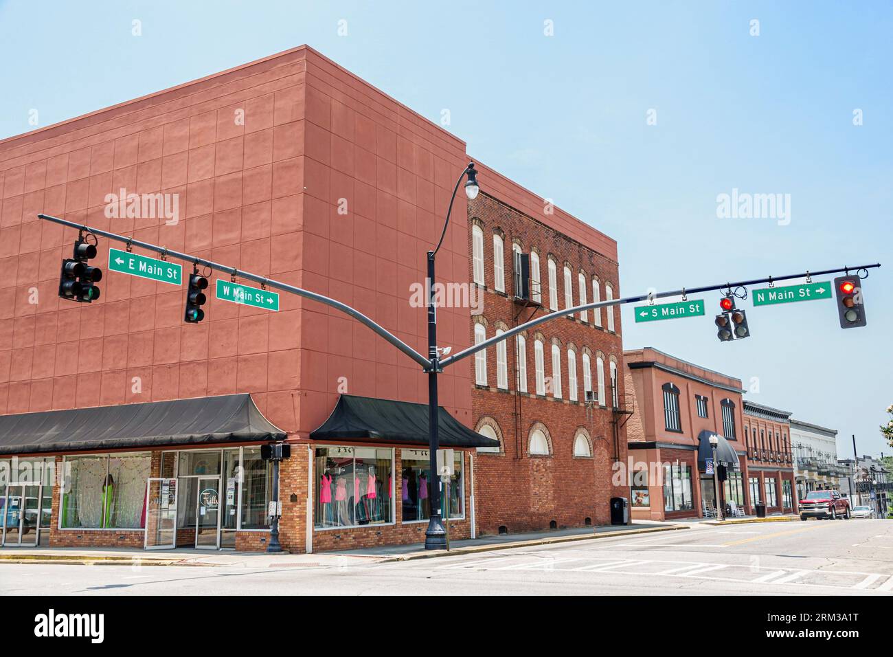 Statesboro Georgia, East West South North Main Street Intersection, esterno, ingresso frontale dell'edificio, negozio, mercato mercantile, vendita Foto Stock