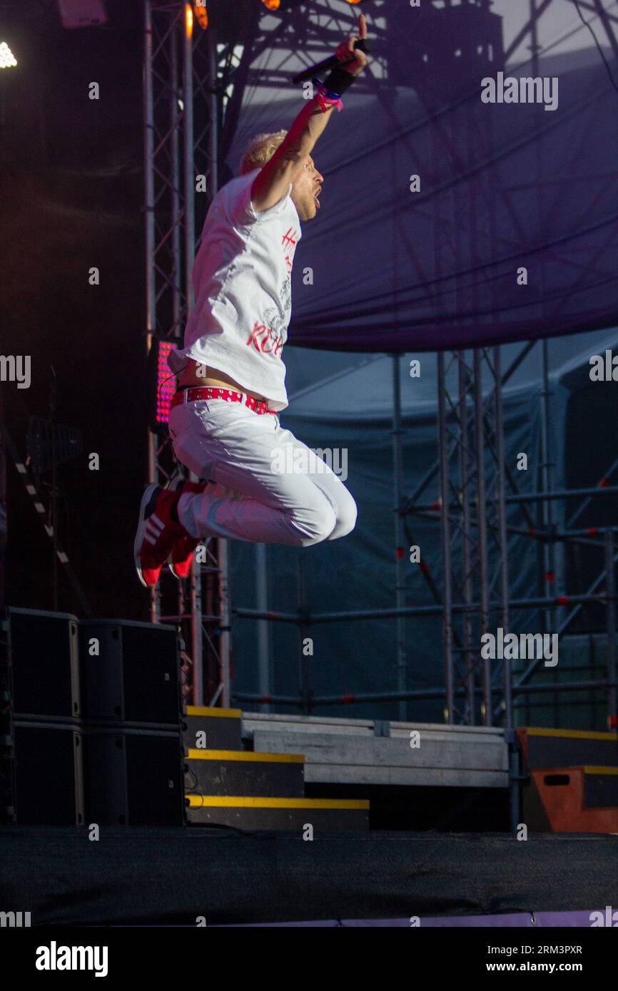 CarFest, Laverstoke Park Farm, Hampshire, Regno Unito. 26 agosto 2023. Rick Parfitt Jr si esibisce al CarFest. Creato da Chris Evans, il CarFest è il più grande festival di raccolta fondi per famiglie del Regno Unito. Crediti: Julian Kemp/Alamy Live News Foto Stock