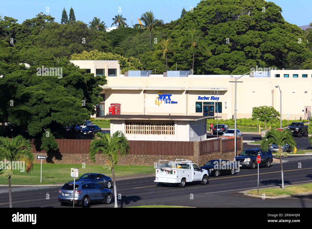 Bildnummer: 60466123 Datum: 10.09.2013 Copyright: imago/Xinhua (130912) -- HAWAII, 12 settembre 2013 (Xinhua) -- Un supermercato per i soldati è visto al Pearl Harbor alle Hawaii, negli Stati Uniti, 10 settembre 2013. Pearl Harbor si trova sull'isola di Oahu, Hawaii, ad ovest di Honolulu. Gran parte del porto e delle terre circostanti è una base navale di acque profonde della marina degli Stati Uniti. È anche il quartier generale della United States Pacific Fleet. (Xinhua/Zha Chunming) (Aceria) U.S.-HAWAII-PEARL HARBOR PUBLICATIONxNOTxINxCHN Militär Marine xas x0x 2013 quer 60466123 Data 10 09 2013 Copyright Imago XINHUA Foto Stock