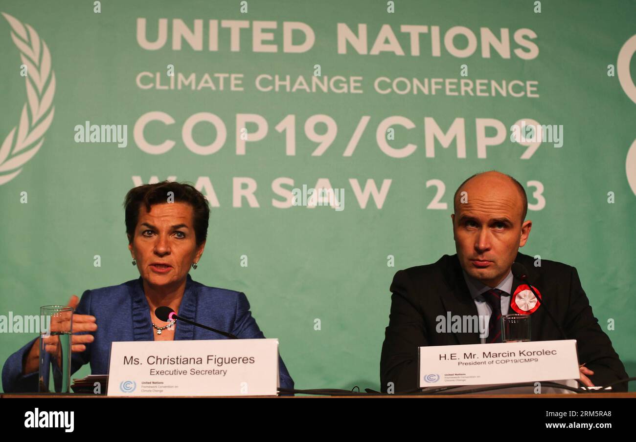 Numero di file: 60704447 riferimento: 11.11.2013 Copyright: imago/Xinhua VARSAVIA, 11 novembre 2013 - Convenzione quadro delle Nazioni Unite sui cambiamenti climatici (UNFCCC), il segretario esecutivo Christiana Figueres (L) e Marcin Korolec, presidente della COP19/CMP9, il ministro dell'ambiente polacco partecipano a una conferenza stampa dopo la cerimonia di apertura dei colloqui annuali delle Nazioni Unite sul clima a Varsavia, in Polonia, l'11 novembre 2013. I colloqui annuali delle Nazioni Unite sul clima sono iniziati lunedì a Varsavia per preparare la strada a un nuovo accordo globale sul clima che stabilisca gli obiettivi post-2020 in materia di riduzione delle emissioni, anche se non ci si aspettava un importante passo avanti. (Xinhua/Zhang fan) POLONIA-VARSAVIA-U Foto Stock