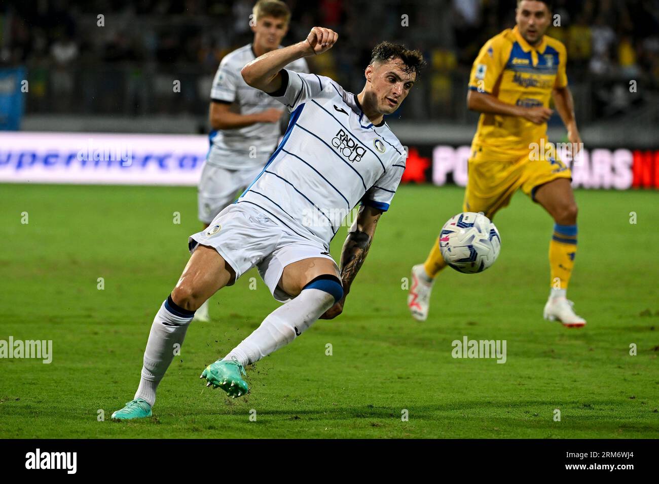 Nadir Zortea dell'Atalanta BC in azione durante la partita di serie A tra Frosinone calcio e Atalanta BC allo stadio Benito Stirpe di Frosinone Foto Stock