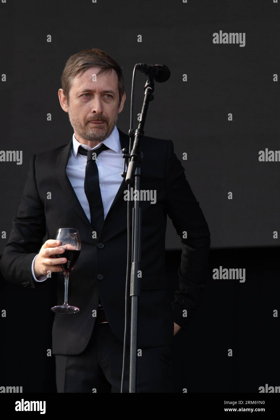 Portsmouth, Regno Unito. 26 agosto 2023. La Divine Comedy si esibisce al Victorious Festival 2023. Cristina Massei/Alamy Live News Foto Stock