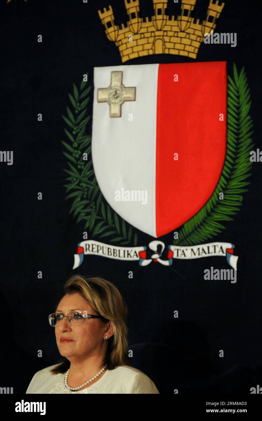 (140405) -- LA VALLETTA, 5 aprile 2014 (Xinhua) -- Marie-Louise Coleiro Preca pronuncia un giuramento a la Valletta, Malta, 5 aprile 2014. Marie-Louise Coleiro Preca, ex ministro del governo laburista al potere, ha giurato sabato per un mandato di cinque anni come nono presidente della Repubblica di Malta.(Xinhua/li Jia)(zhf) MALTA-VALLETTA-NUOVO PRESIDENTE PUBLICATIONxNOTxINxCHN Valletta 5 aprile 2014 XINHUA Marie Louise Preca tiene un discorso a la Valletta Malta 5 aprile 2014 Marie Louise Preca ex ministri del governo del laboratorio al potere che sabato per un mandato di cinque anni come Ni Foto Stock