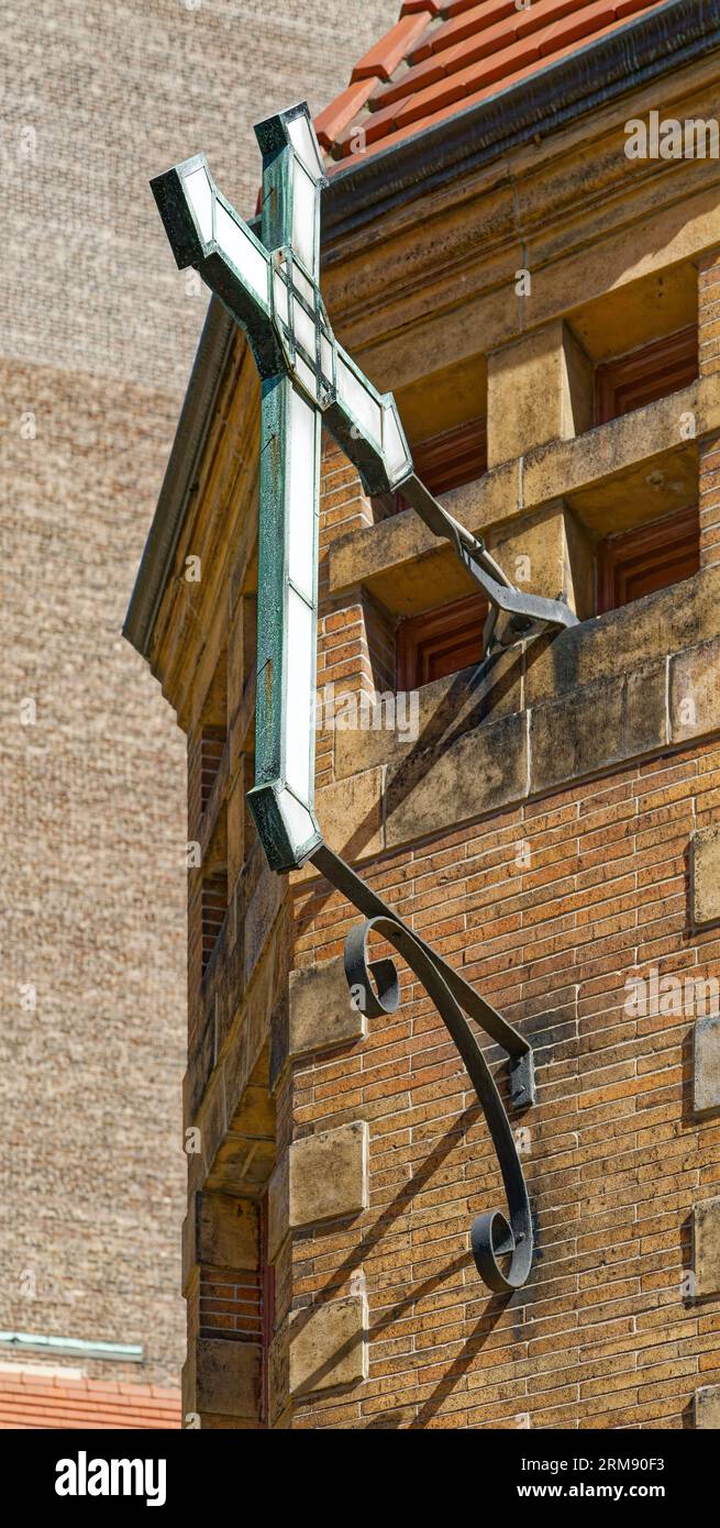 Upper West Side: Punto di riferimento della chiesa collegiata del West End, con dettagli rinascimentali fiamminghi in mattoni romani arancioni, pietra e terracotta. Foto Stock