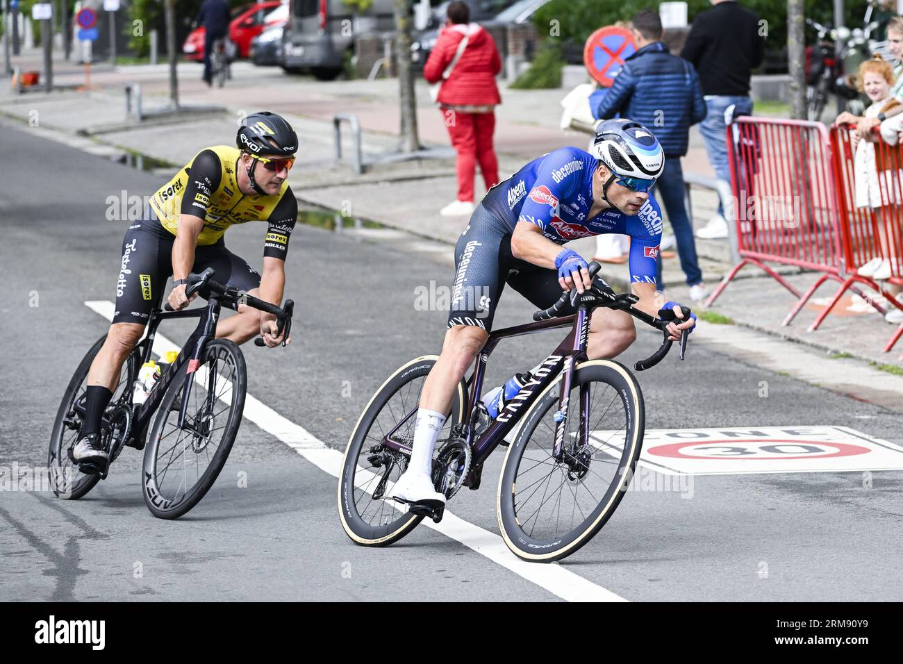 Merksem, Belgio. 27 agosto 2023. L'olandese David van der Poel di Alpecin-Deceuninck raffigurato in azione durante la corsa d'élite maschile allo Schaal Sels Merksem criterium di Merksem, Anversa, domenica 27 agosto 2023. BELGA PHOTO GOYVAERTS Credit: Belga News Agency/Alamy Live News Foto Stock