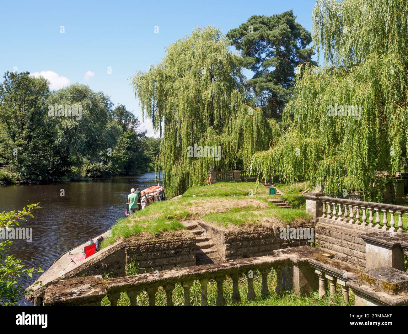 Il pontile di Newby Hall sul fiume Ure Foto Stock