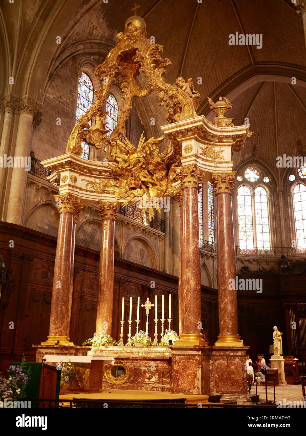 Ciborio barocco o baldacchino nella Cattedrale di Angers, Angers, Maine-et-Loire, Francia Foto Stock