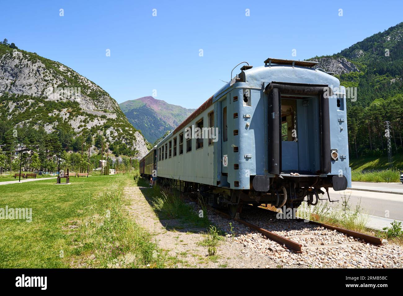 Vecchia carrozza ferroviaria alla stazione di Canfranc. Foto Stock