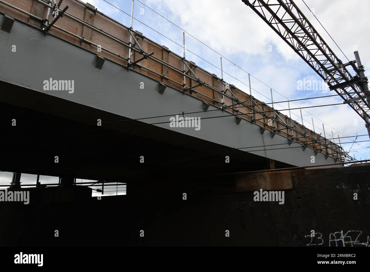 Lichfield Trent Valley mostra lo stato temporaneo della piattaforma della Cross City Line 3 in seguito alla rimozione di infrastrutture non sicure nel luglio 2023. Foto Stock Lichfield Trent Valley mostra lo stato temporaneo della piattaforma della Cross City Line 3 in seguito alla rimozione di infrastrutture non sicure nel luglio 2023. Foto Stock