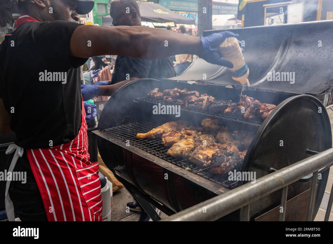 Bancarelle di ristorazione al carnevale di Notting Hill 2023 a Londra, Inghilterra, Regno Unito Foto Stock