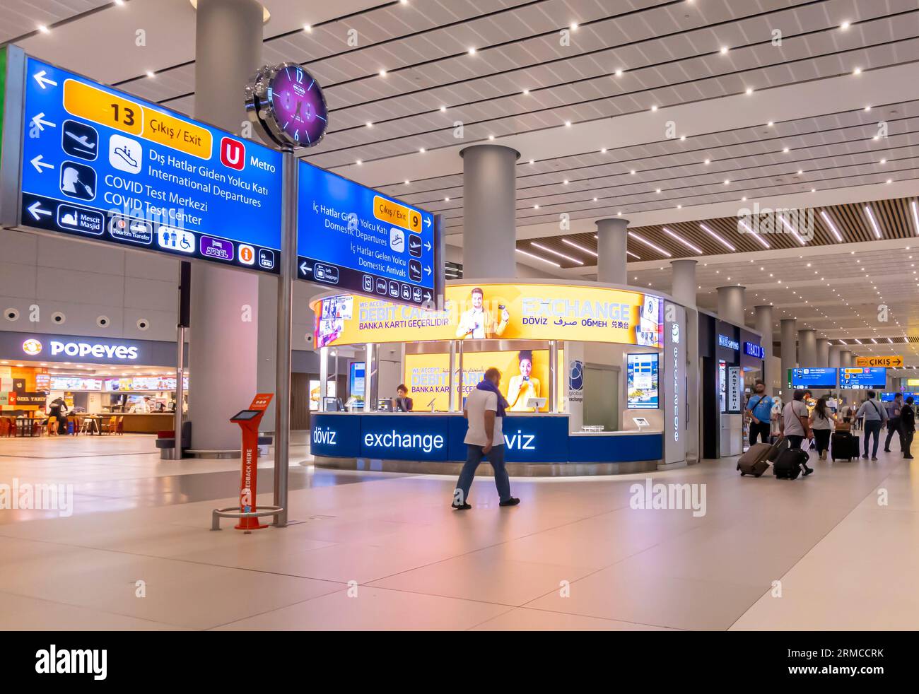 Indicazioni stradali per l'aeroporto IST di Istanbul all'aeroporto Havalimani di Istanbul - IST Airport Interior, Turchia Foto Stock