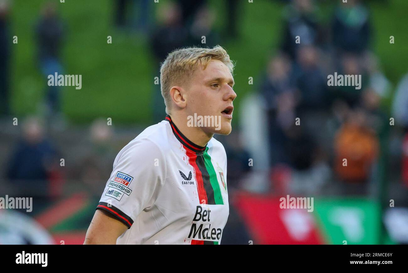 BetMcLean Oval, Belfast, Irlanda del Nord, Regno Unito. 11 agosto 2023. Sports Direct Premiership – Glentoran 1 Larne 2, calciatore Glentoran, calciatore Aaron Wightman. Foto Stock