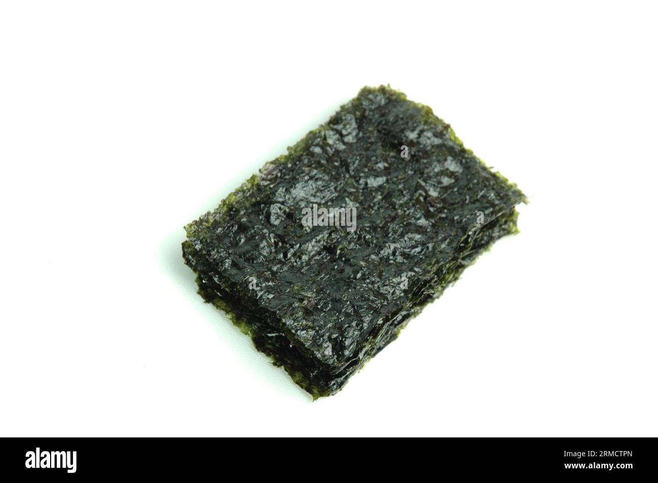 Nori alga - Alga Nori alghe commestibili delle alghe rosse. Nome binomiale:  Porphyra Umbilicalis. Esso è utilizzato in fogli essiccati per avvolgere il  sushi Foto stock - Alamy