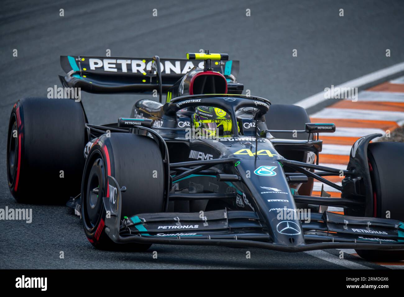 Zandvoort, Paesi Bassi, agosto 27, Lewis Hamilton, dal Regno Unito gareggia per Mercedes F1. Giornata di gara, 14° round del campionato di Formula 1 2023. Crediti: Michael Potts/Alamy Live News Foto Stock