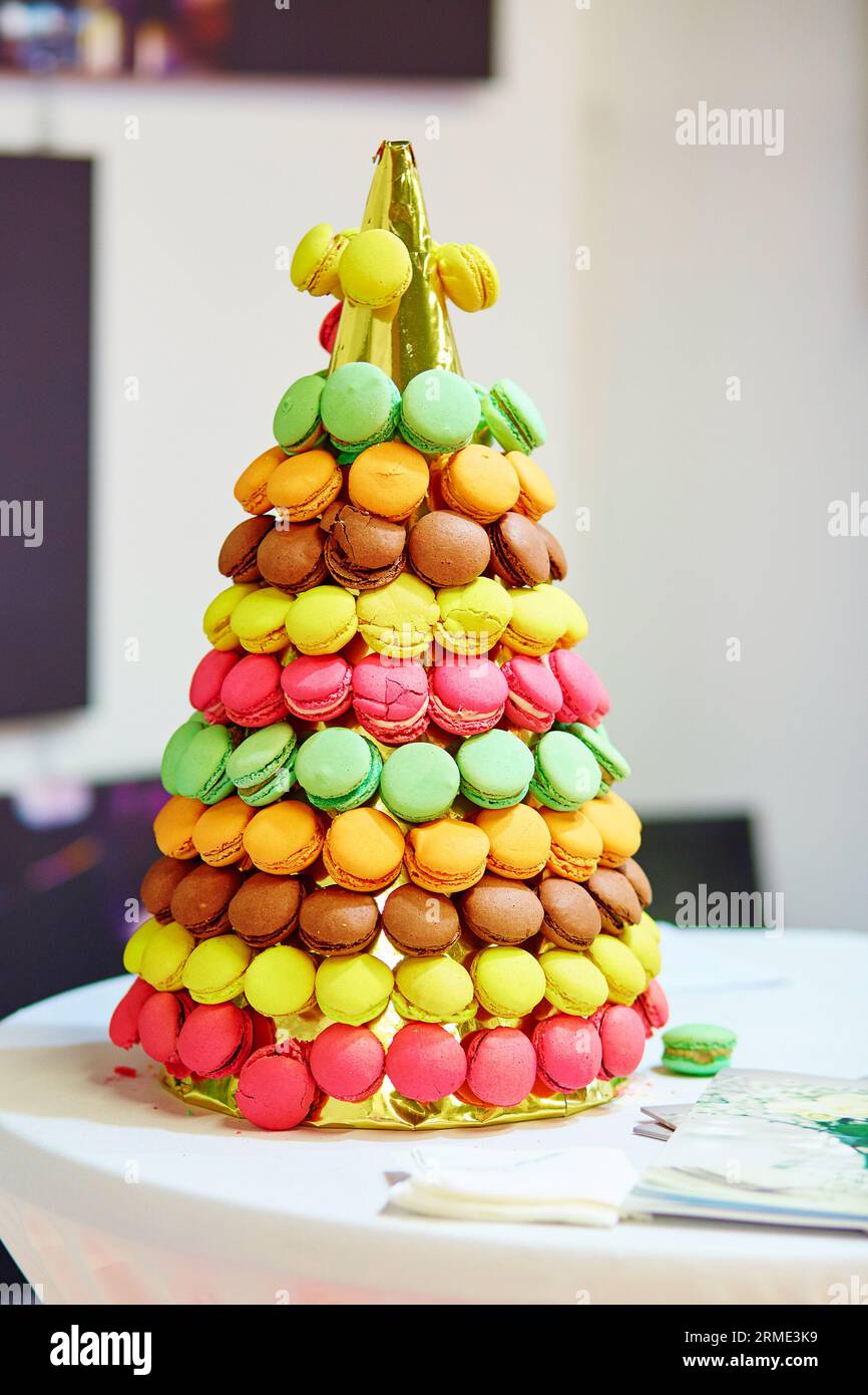 Deliziosi macaron francesi durante il ricevimento di nozze Foto Stock