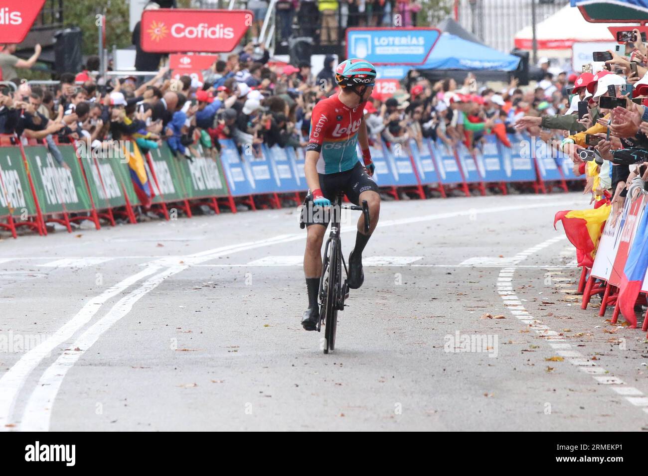 Andreas Kron Danimarca lotto dstny team controlla di essere solo prima di festeggiare e dedicare la sua vittoria al giovane compagno di squadra morto questa settimana Foto Stock