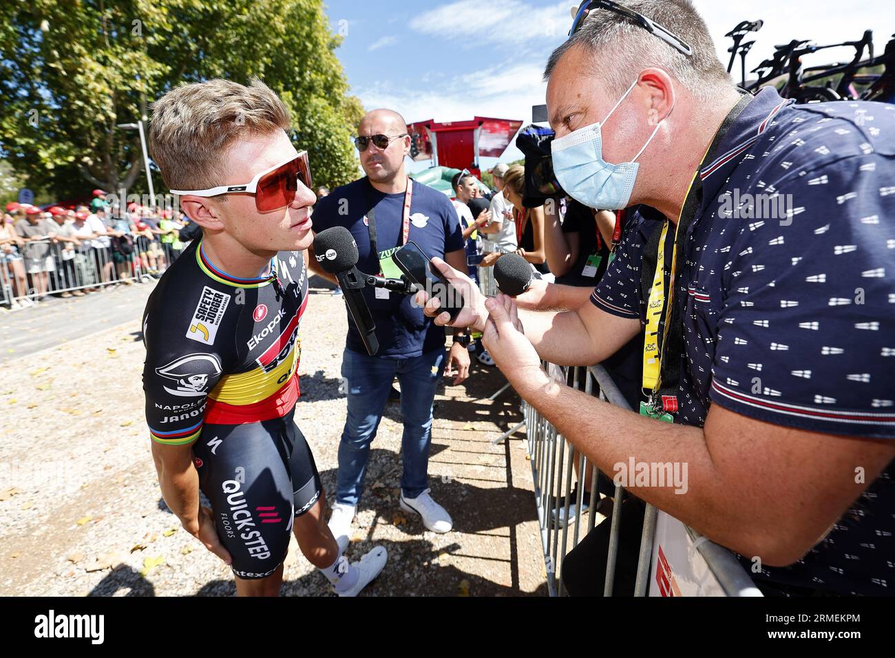 Arinsal, Andorra. 28 agosto 2023. Il belga Remco Evenepoel di Quick-Step Alpha Vinyl parla alla stampa prima dell'inizio della terza tappa dell'edizione 2023 della "Vuelta a Espana", gara ciclistica Tour of Spain da Suria ad Arinsal, Andorra (158, 5 km), lunedì 28 agosto 2023. La Vuelta si svolge dal 26 agosto al 17 settembre. BELGA PHOTO JOSEP LAGO Credit: Belga News Agency/Alamy Live News Foto Stock