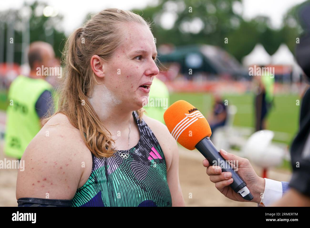 BREDA, PAESI BASSI - LUGLIO 28: Jessica Schilder dei Paesi Bassi gareggia in Shot Put il giorno 1 dei Campionati nazionali olandesi di atletica leggera all'AV Sprint il 28 luglio 2023 a Breda, Paesi Bassi. (Foto di Joris Verwijst/Agenzia BSR) Foto Stock