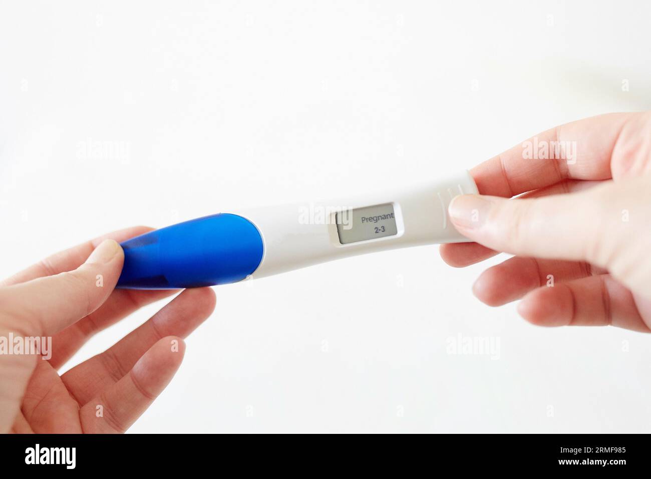 Positive digital pregnancy test immagini e fotografie stock ad alta  risoluzione - Alamy