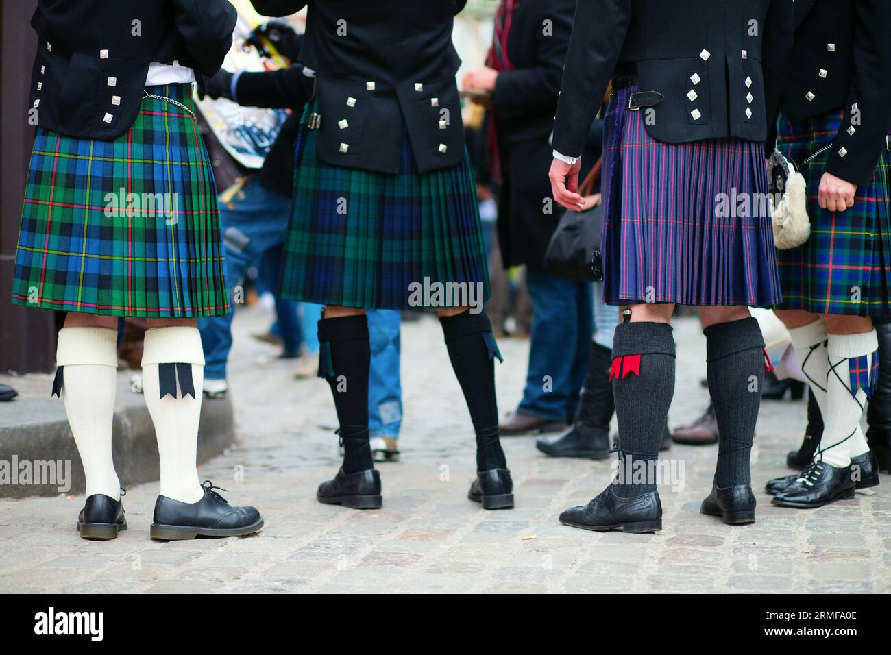 Uomini in kilt tradizionali Foto Stock