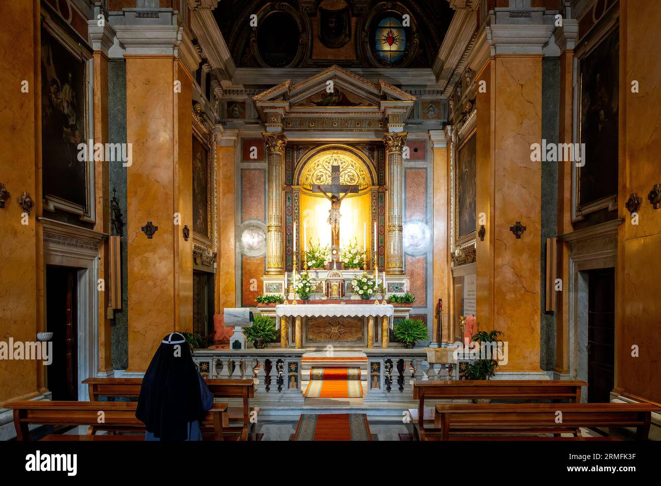 Altare della chiesa di Santa Brigida, Roma, Italia Foto Stock
