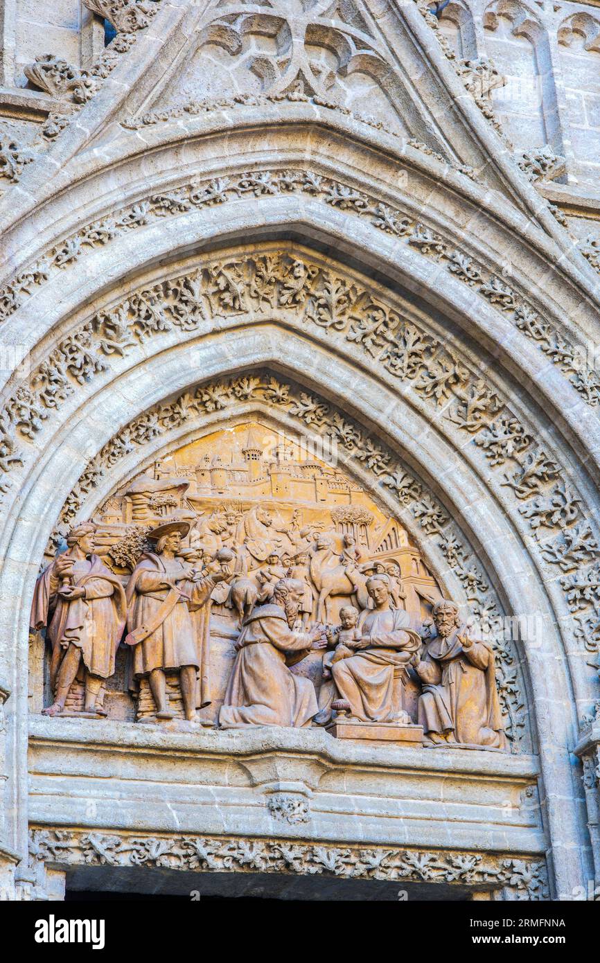 Porta Puerta de Palos (porta Puerta de la Adoración de los Magos). Facciata orientale della Cattedrale di Siviglia. Siviglia, Andalusia, Spagna. Foto Stock