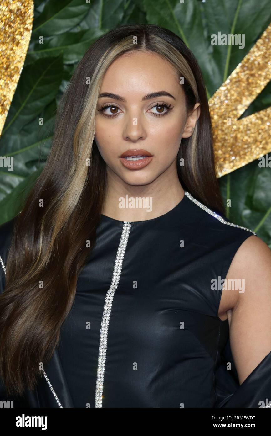 Jade Thirlwall partecipa ai Fashion Awards alla Royal Albert Hall di Londra. Foto Stock