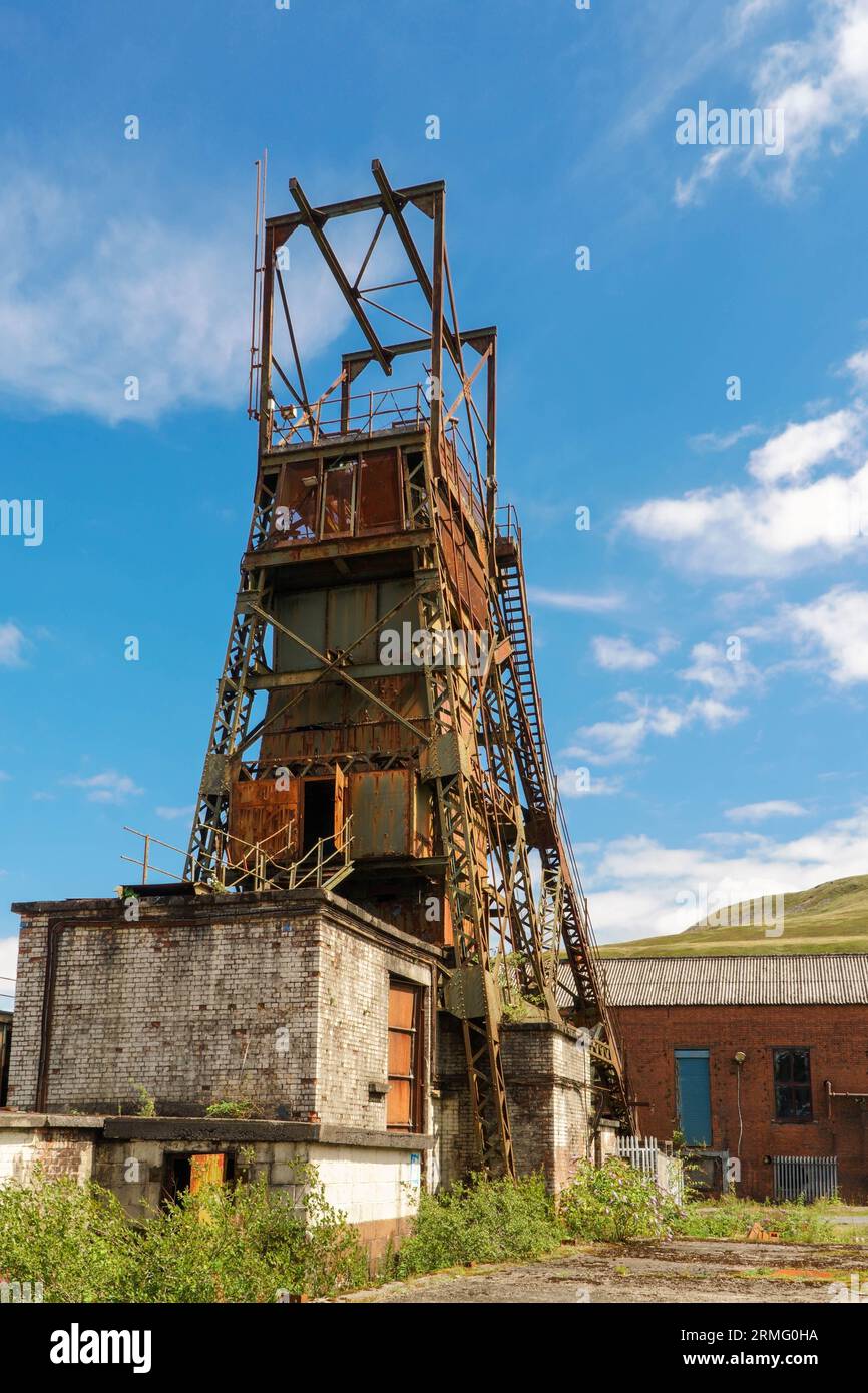 Headframe i resti della miniera di Tower Colliery Hirwaun nelle montagne Rhigos, Galles, Regno Unito. Agosto 2023 Foto Stock