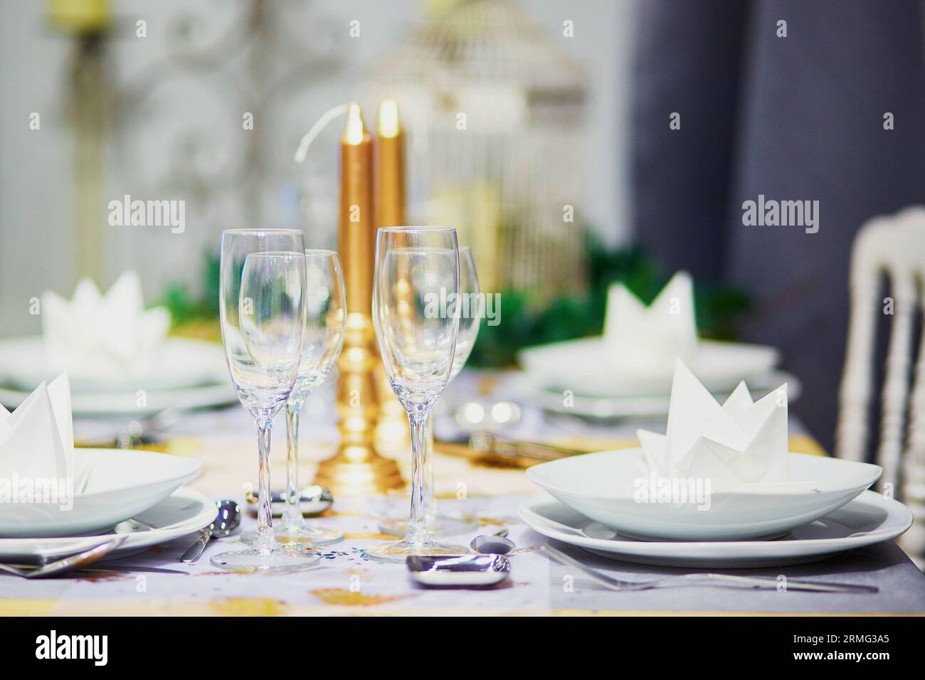 Tabella impostato per un evento partito o un ricevimento di nozze Foto Stock
