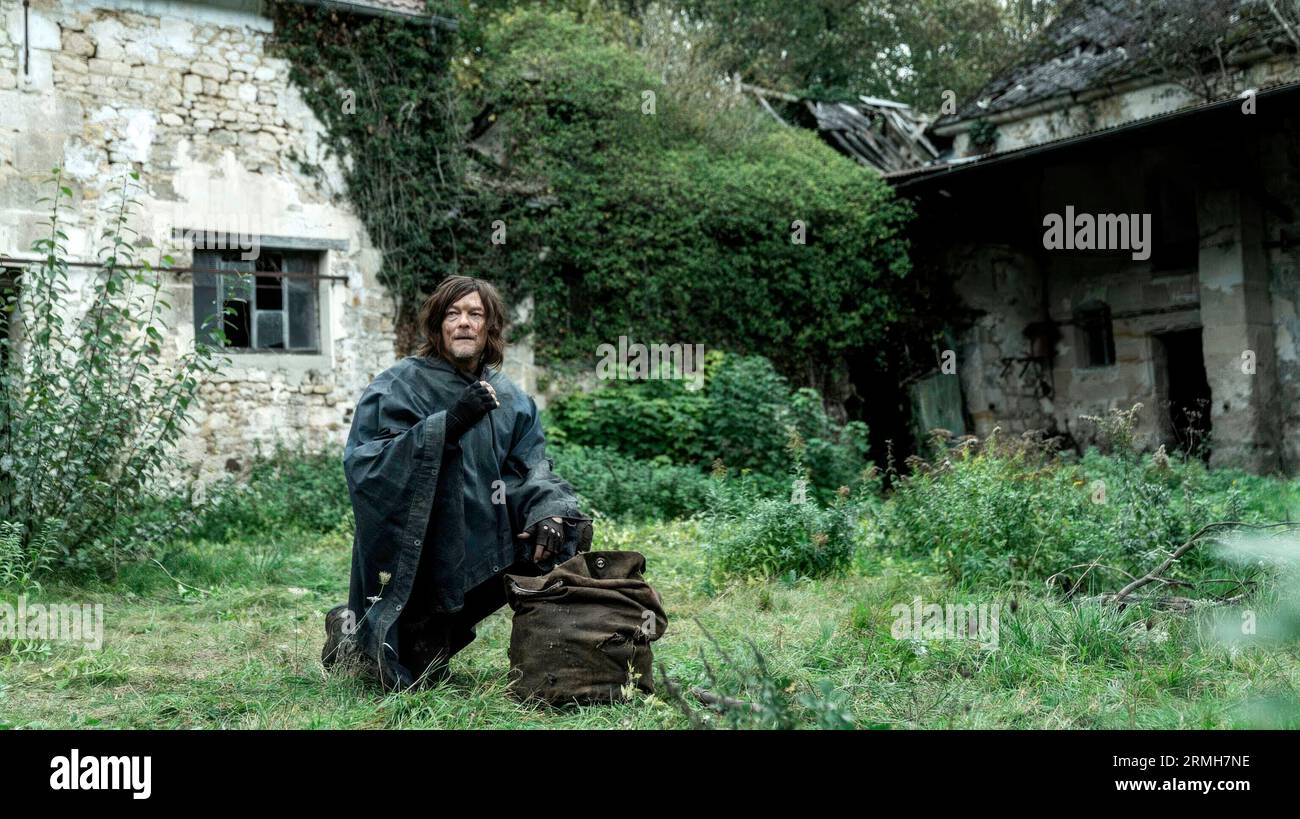 NORMAN REEDUS IN WALKING DEAD, THE: DARYL DIXON (2023), DIRETTO DA ANGELA KANG. Credito: AMC / album Foto Stock