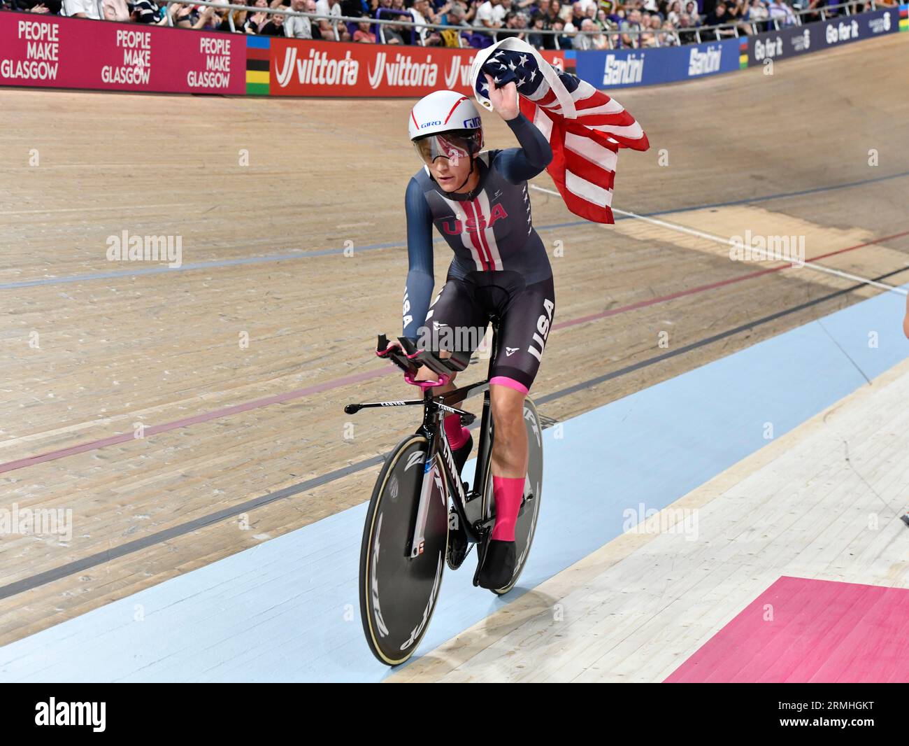 Chloe Dygert, degli USA, celebra la sua vittoria per diventare campionessa del mondo nella ricerca individuale femminile ai Campionati del mondo di ciclismo su pista UCI Foto Stock