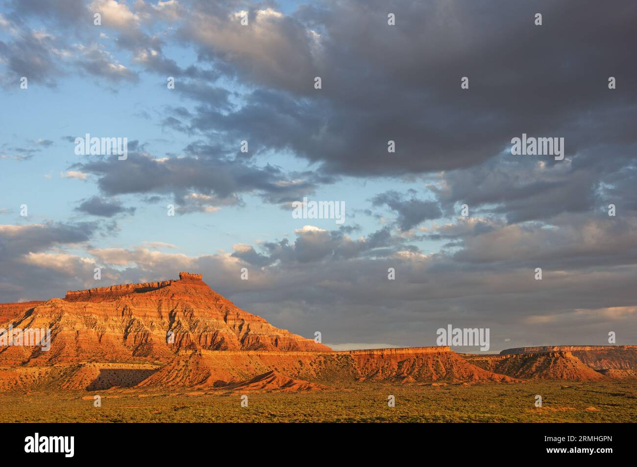 L'estremità occidentale di Gooseberry Mesa nello Utah meridionale illuminata dalla luce del tramonto Foto Stock