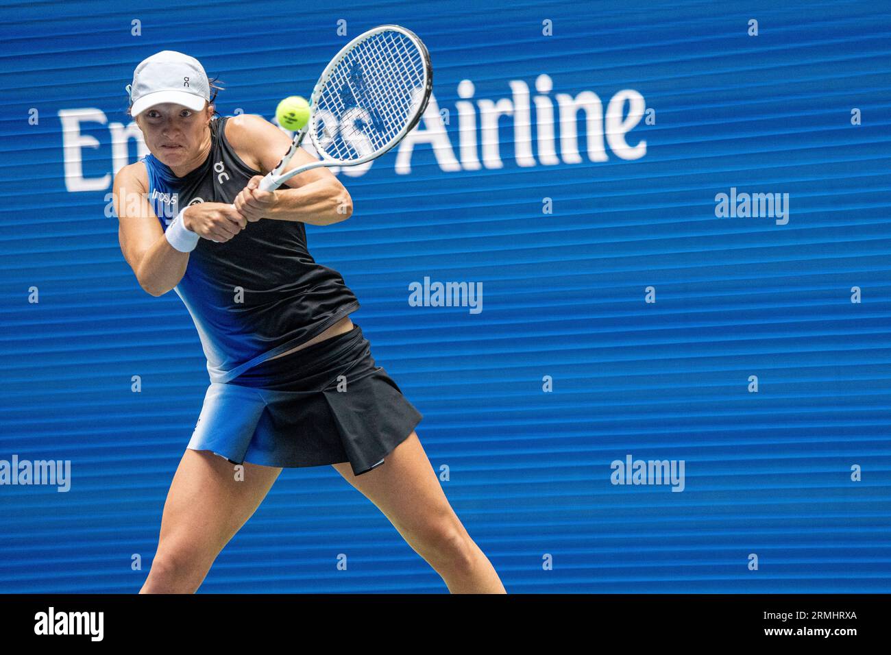 IgA Swiatek (POL) gareggia nel Women's Singles Round 1 agli US Open Tennis 2023. Foto Stock