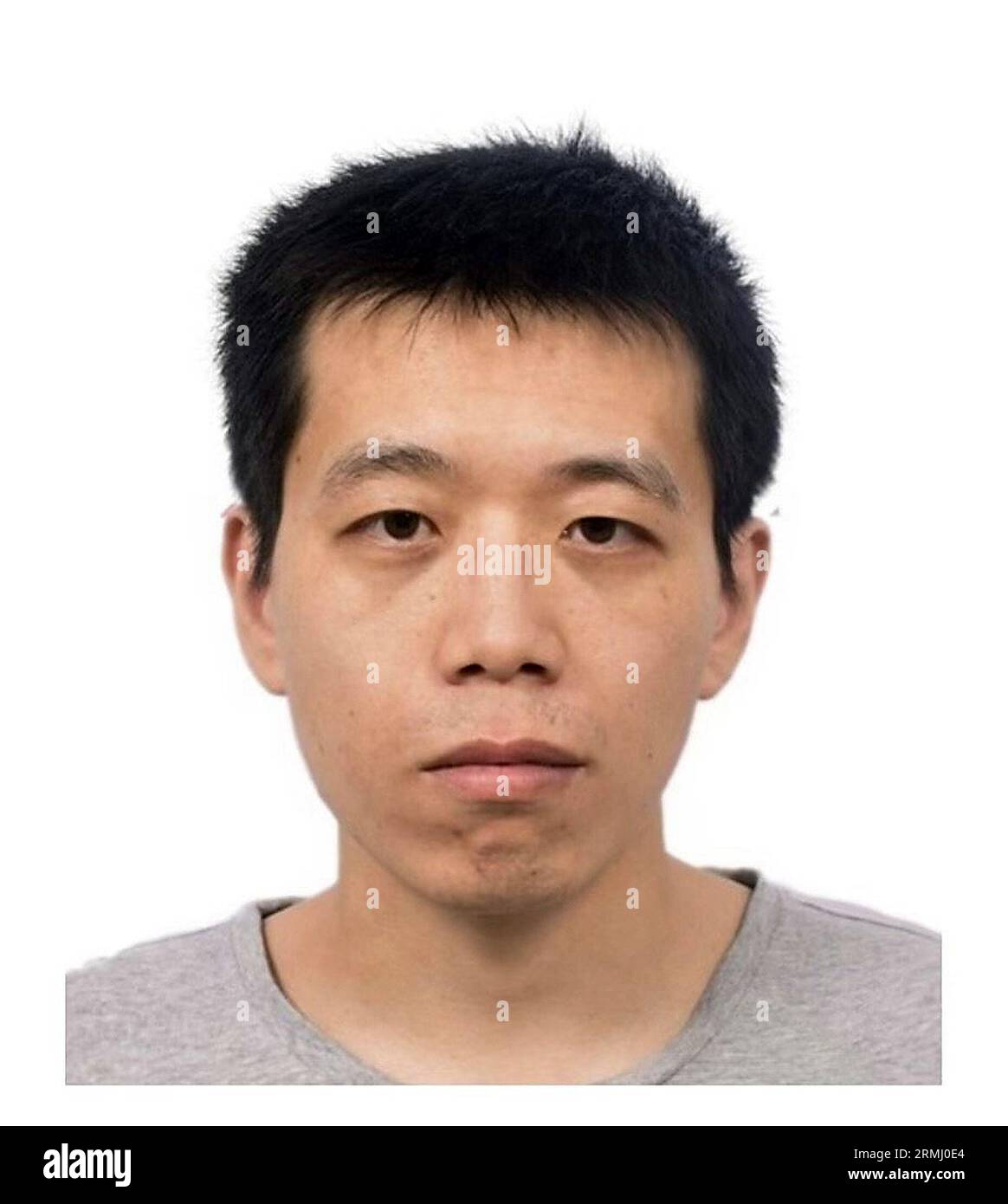 Chapel Hill, North Carolina, Stati Uniti. 28 agosto 2023. La polizia della University of North Carolina ha rilasciato una foto di una persona di interesse identificata come TAILEI QI, dopo che un allarme è andato fuori nel campus per una sparatoria armata. TAilei Qi, che è stata nominata persona interessata alla sospetta sparatoria, ha studiato in precedenza all'Università di Wuhan. Un membro della facoltà dell'UNC è stato ucciso in una sparatoria nel campus, la polizia universitaria ha confermato. La polizia dell'UNC ha detto che il sospetto qui sotto è stato preso in custodia poco dopo le 14:30 (immagine di credito: © UNC Police/ZUMA Press Wire) SOLO USO EDITORIALE! Non per gli Stati Uniti commerciali Foto Stock