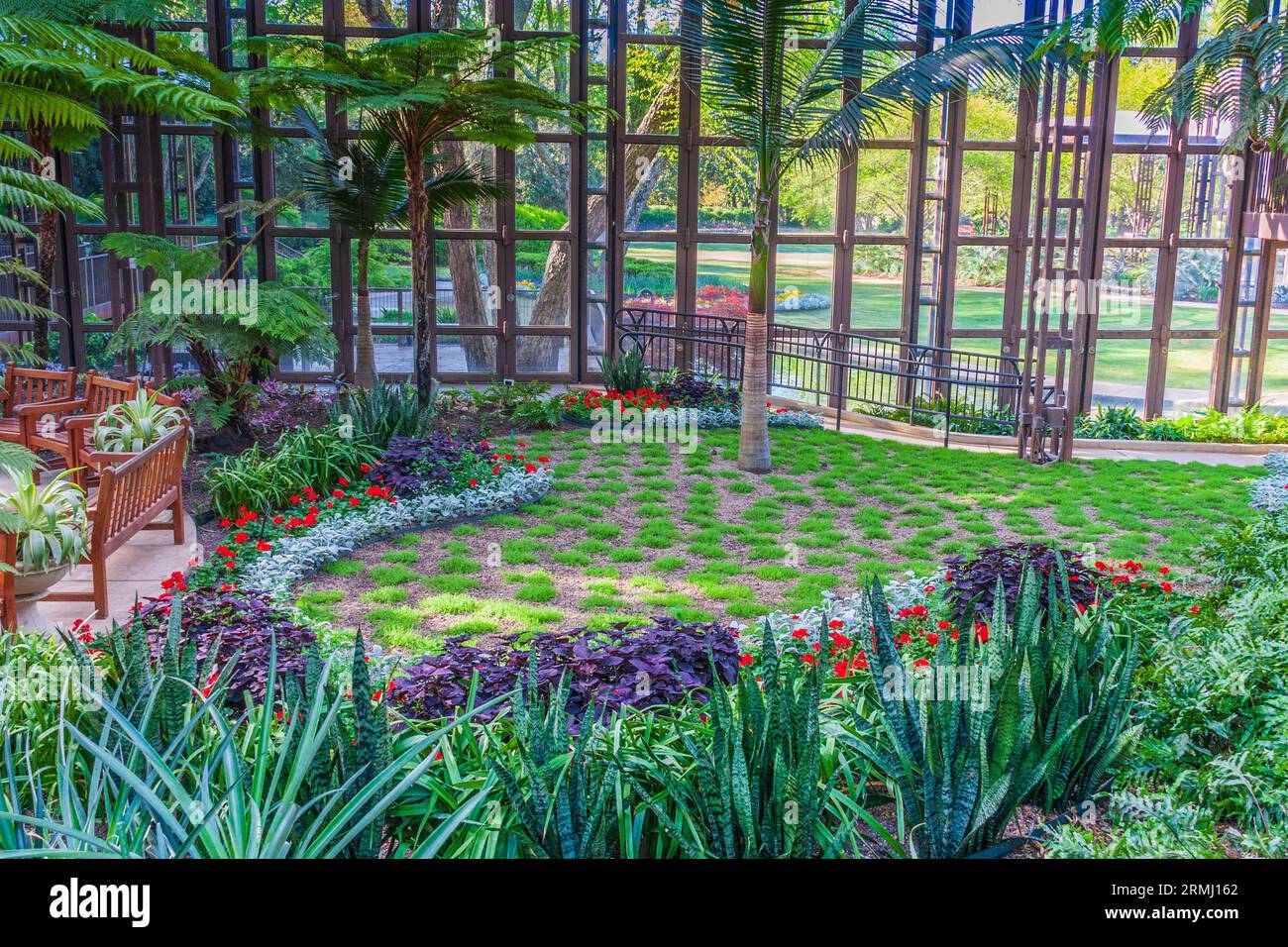 Giardino interno nel Sibley Horticultural Center presso i Callaway Gardens di Pine Mountain, Georgia. Foto Stock