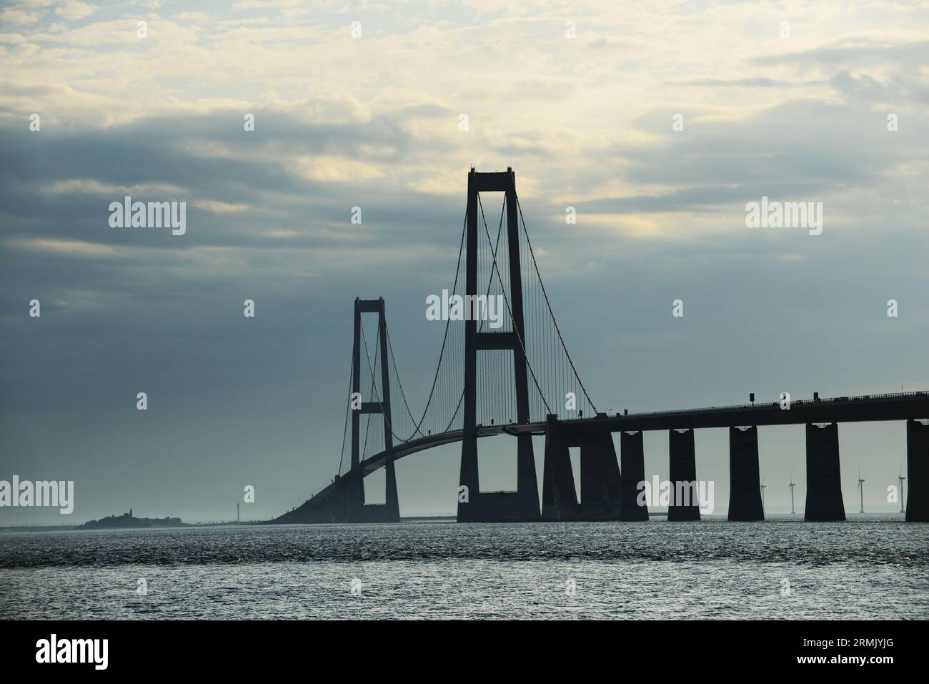 Una vista del grande Ponte del Belt ( Storebæltsbroen ) che collega le isole di Funen una Zelanda in Danimarca. Foto Stock