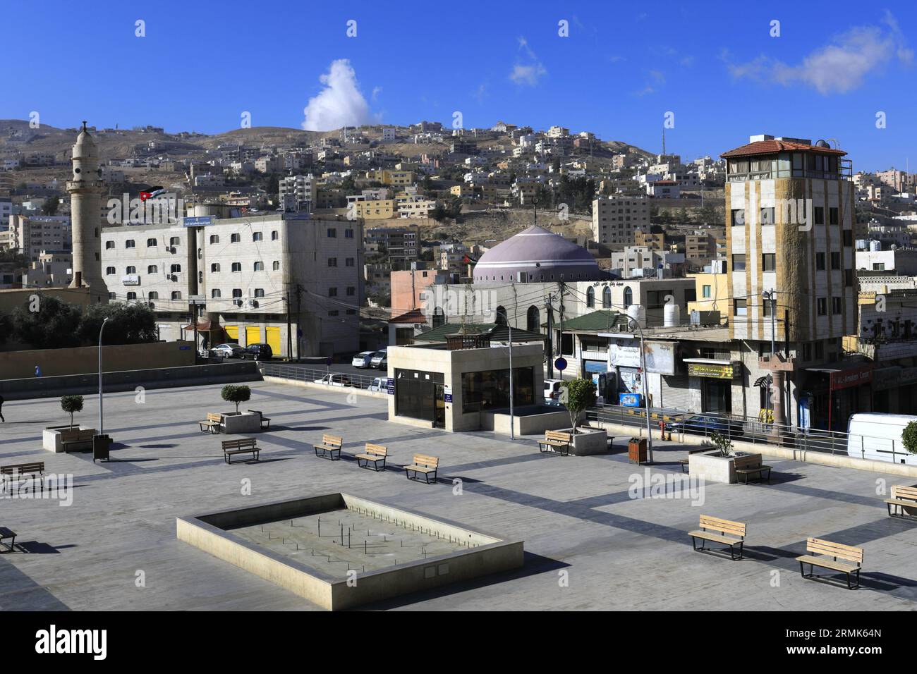 Vista delle case e delle strade della città di Wadi Musa, Giordania, Medio Oriente Foto Stock