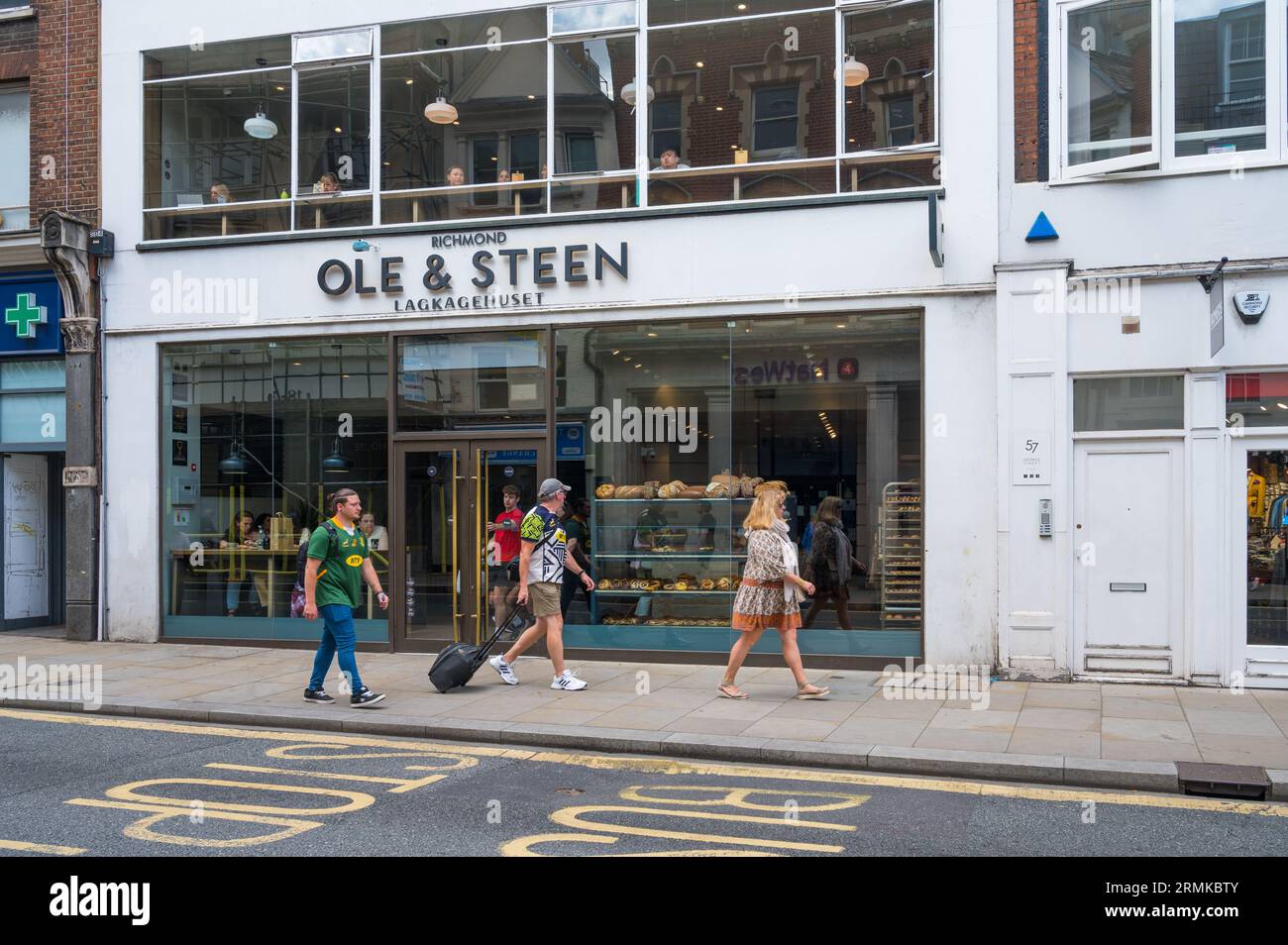 OLE & Steen, panetteria danese, ristorante e caffetteria in George Street, Richmond, Londra, Inghilterra, Regno Unito Foto Stock