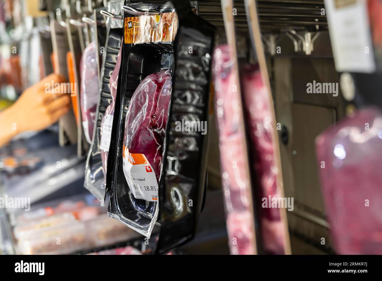 Bancone carne, manzo confezionato in pellicola termoretraibile, supermercato alimentare, Svizzera Foto Stock