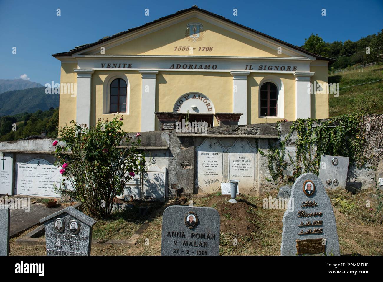 Angrogna (to) Italia, 22/08/2023: Cimitero valdese. © Andrea Sabbadini Foto Stock