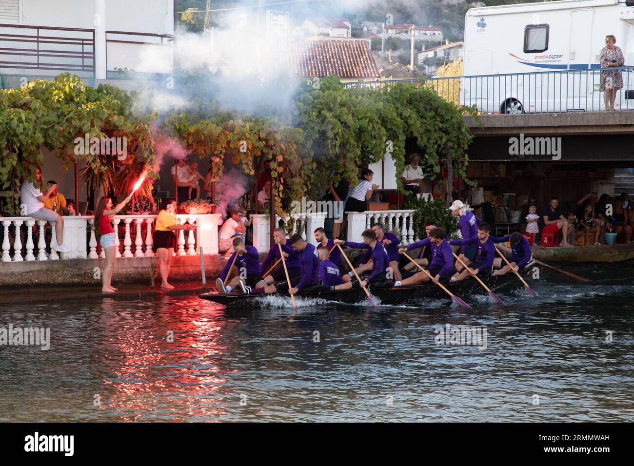 Neretva race, "Ladja competition" Foto Stock