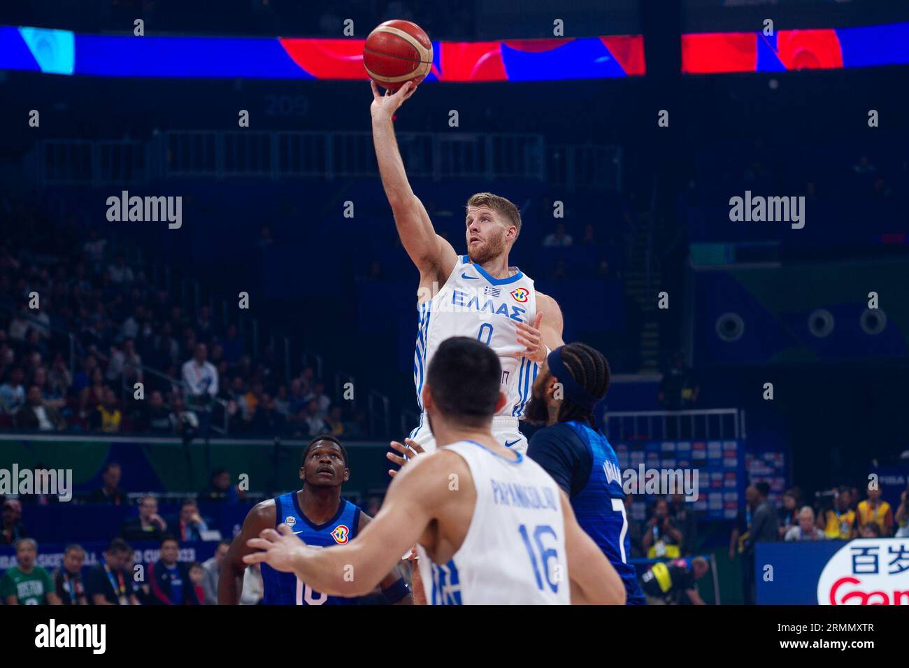 Pasay City, Filippine. 28 agosto 2023. Thomas WalkUp della Grecia tiro con una mano durante la Coppa del mondo FIBA 2023 - Team USA vs Team. USA vince 109-81, a Pasay, Manila, Filippine, il 28 agosto, 2023. (foto di Noel Tonido/Pacific Press/Sipa USA) credito: SIPA USA/Alamy Live News Foto Stock