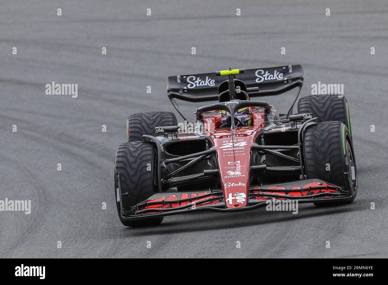 Guanyu Zhou 24 (CHI), Alpha Romeo C43 durante la FORMULA 1 HEINEKEN DUTCH GRAND PRIX 2023 al CM.com Circuit Zandvoort, Zandvoort, Paesi Bassi, il 27 agosto 2023 Foto Stock