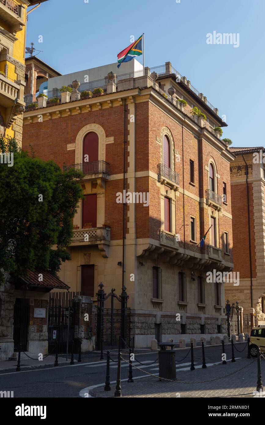 Ambasciata sudafricana, via Tanaro, quartiere Coppede, Roma Italia Foto Stock