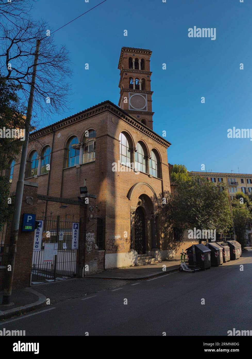 Chiesa di Santa Maria Addolorata, in stile bizantino, ricca di importanti e maestosi mosaici. Chiesa Nazionale Argentina, Roma, Italia Foto Stock