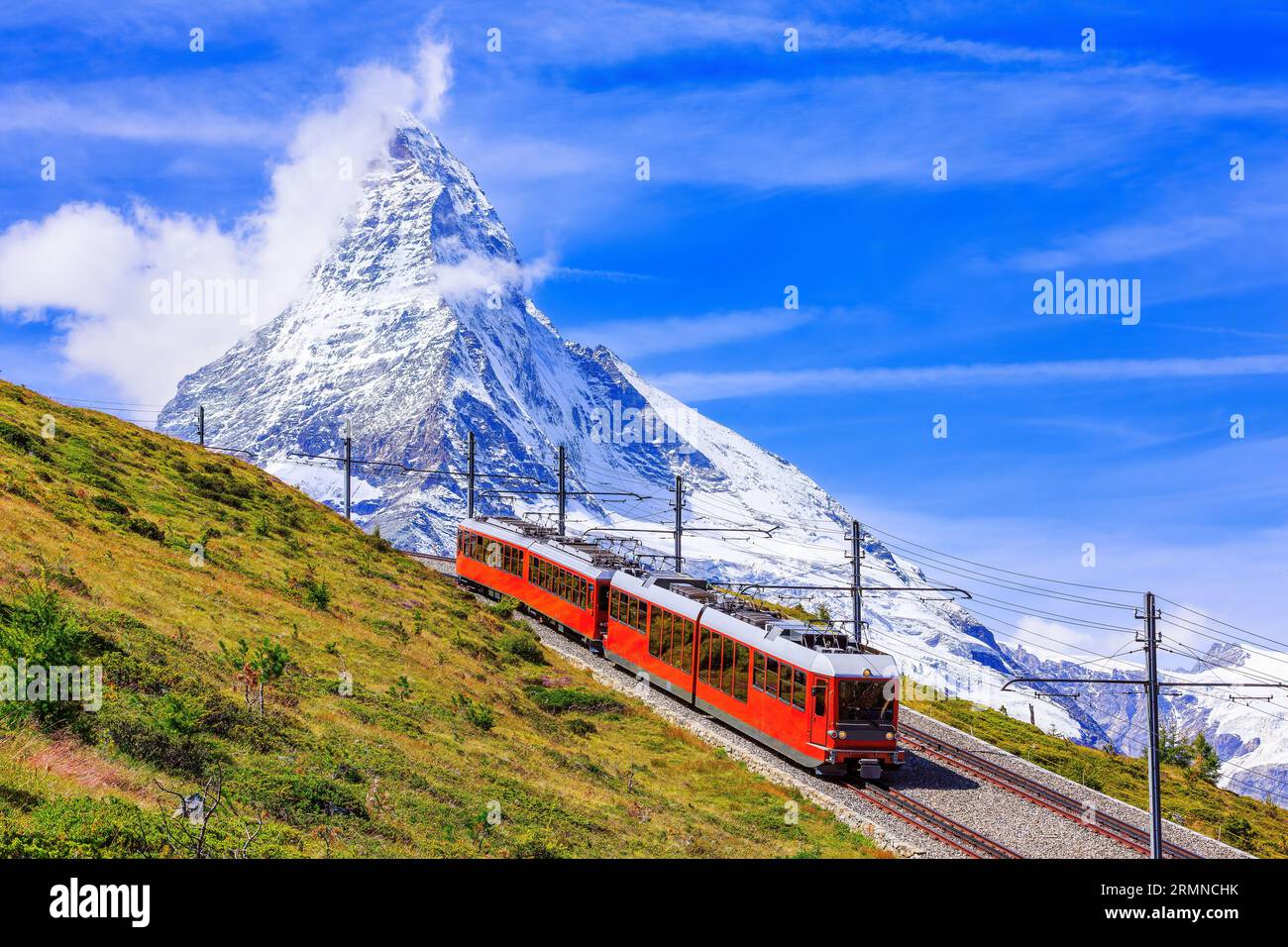 Zermatt, Svizzera. Gornergrat treno turistico con il monte Cervino in background. Regione del Canton Vallese. Foto Stock