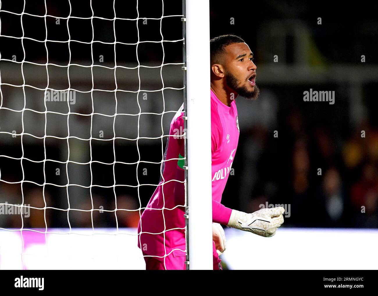 Il portiere di Brentford Ellery Balcombe durante il secondo turno della Carabao Cup a Rodney Parade, Newport. Data foto: Martedì 29 agosto 2023. Foto Stock