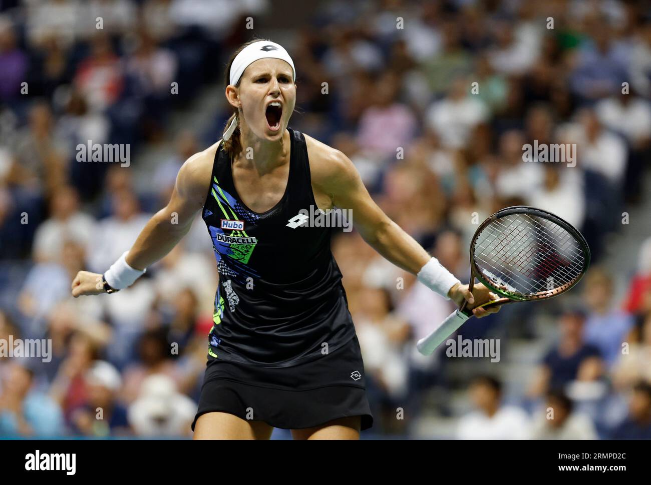 Flushing Meadow, dichiarato United. 29 agosto 2023. Greet Minnen del Belgio reagisce dopo match point sconfiggendo Venus Williams in set consecutivi nel loro primo round all'Arthur Ashe Stadium agli US Open Tennis Championships 2023 all'USTA Billie Jean King National Tennis Center martedì 29 agosto 2023 a New York City. Foto di John Angelillo/UPI Credit: UPI/Alamy Live News Foto Stock