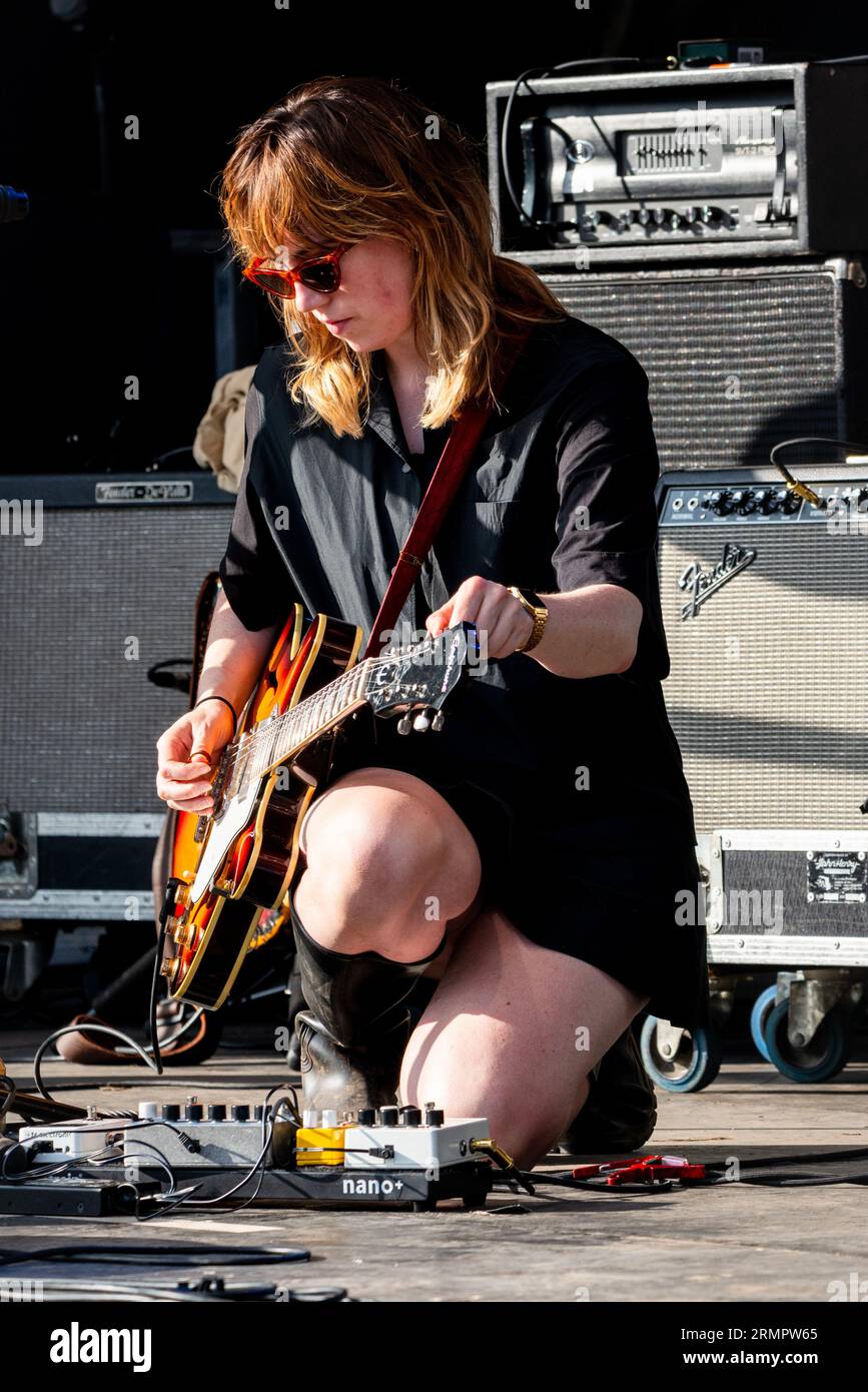 La cantante di Dublino Aoife Nessa Frances - vero nome Aoife McCarthy - Plays Green Man Festival in Galles, Regno Unito, agosto 2023. Foto: Rob Watkins Foto Stock