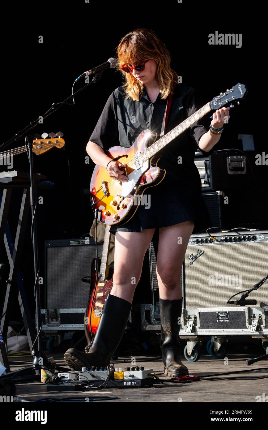 La cantante di Dublino Aoife Nessa Frances - vero nome Aoife McCarthy - Plays Green Man Festival in Galles, Regno Unito, agosto 2023. Foto: Rob Watkins Foto Stock